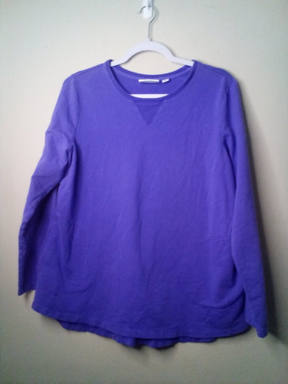 D & Co Active Shirt Women M Long Sleeve Pockets PURPLE